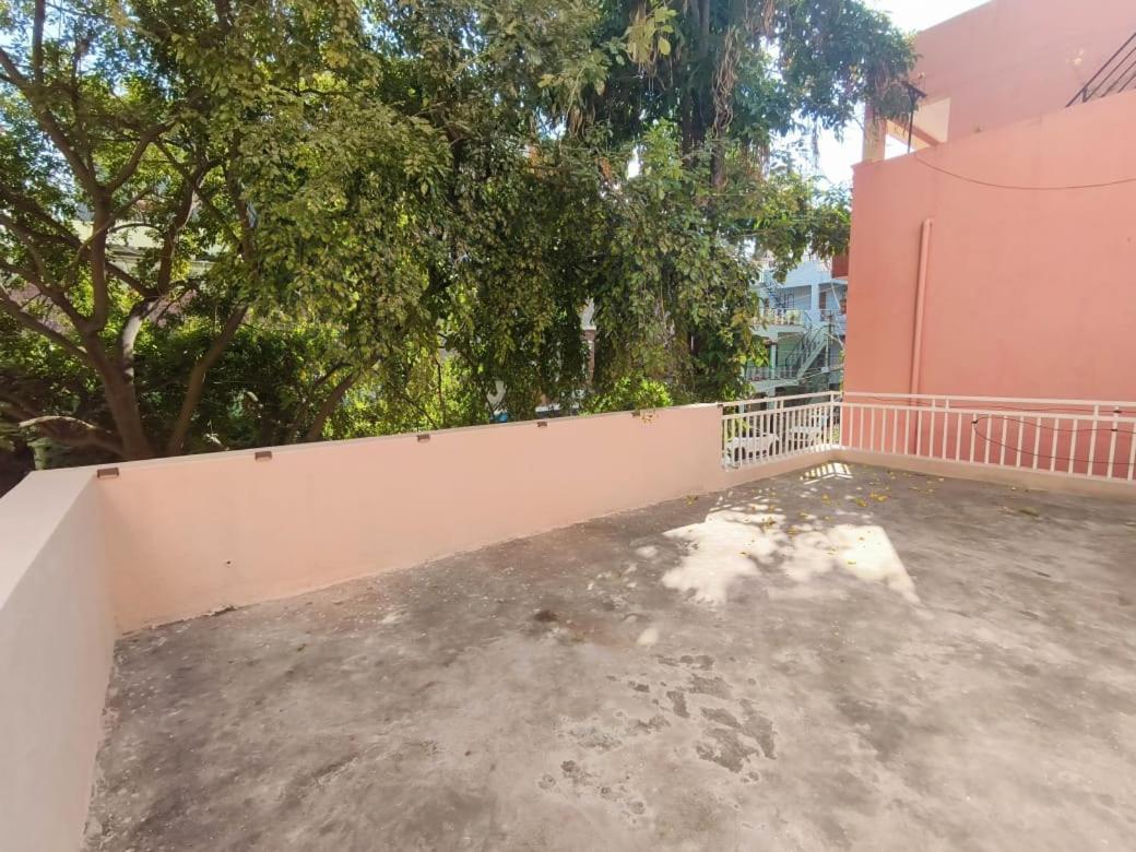 Homestayz Crown Bangalore Rum bild
