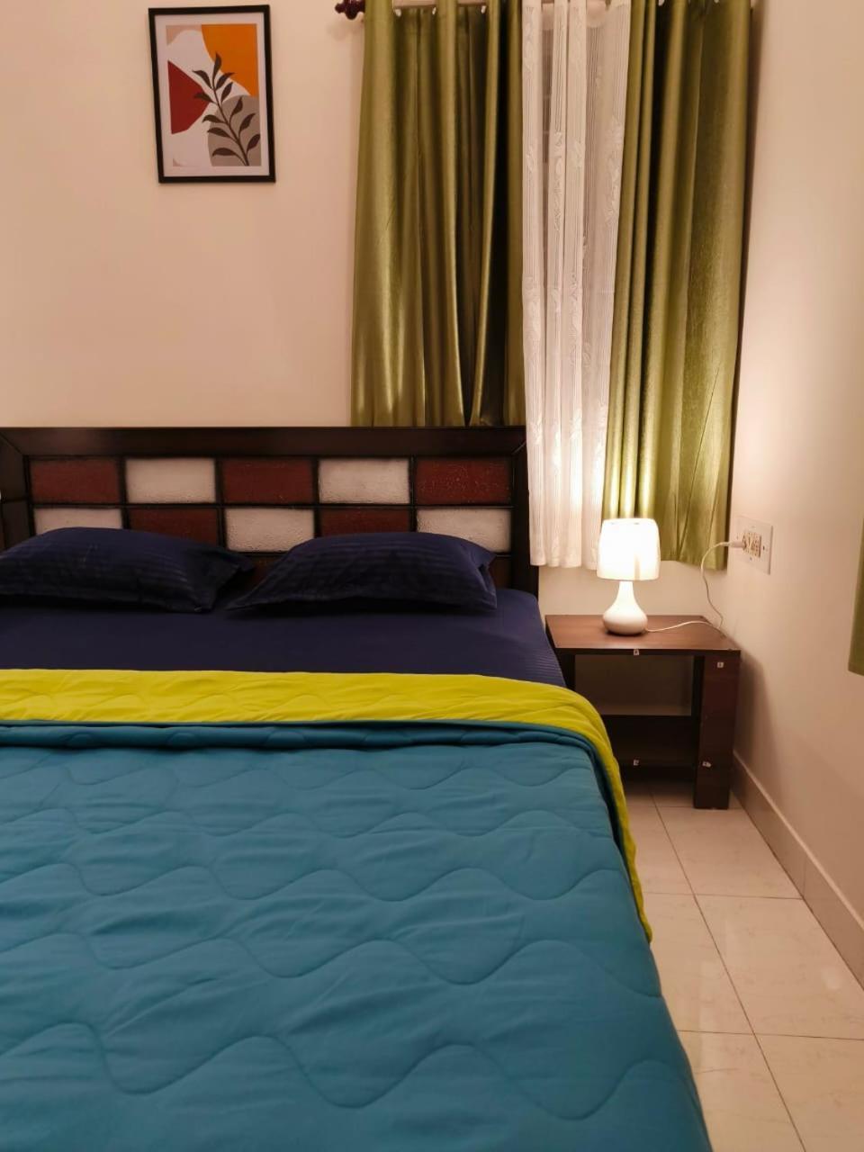 Homestayz Crown Bangalore Rum bild